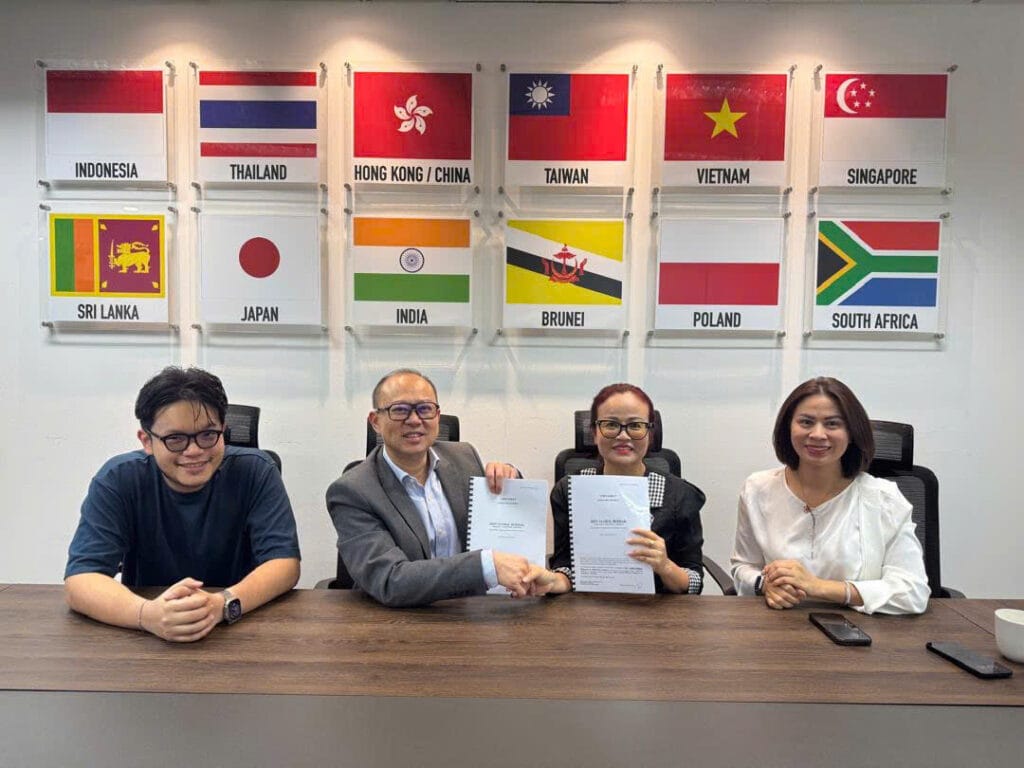 CEO Hồng Đức Cùng Các Bác Sĩ Hàng Đầu Tham Quan Phòng Lab Tế Bào Gốc Đã IPO Tại Malaysia 8 z6694896870020 56d5554bd15ba859b043c2fac4030696